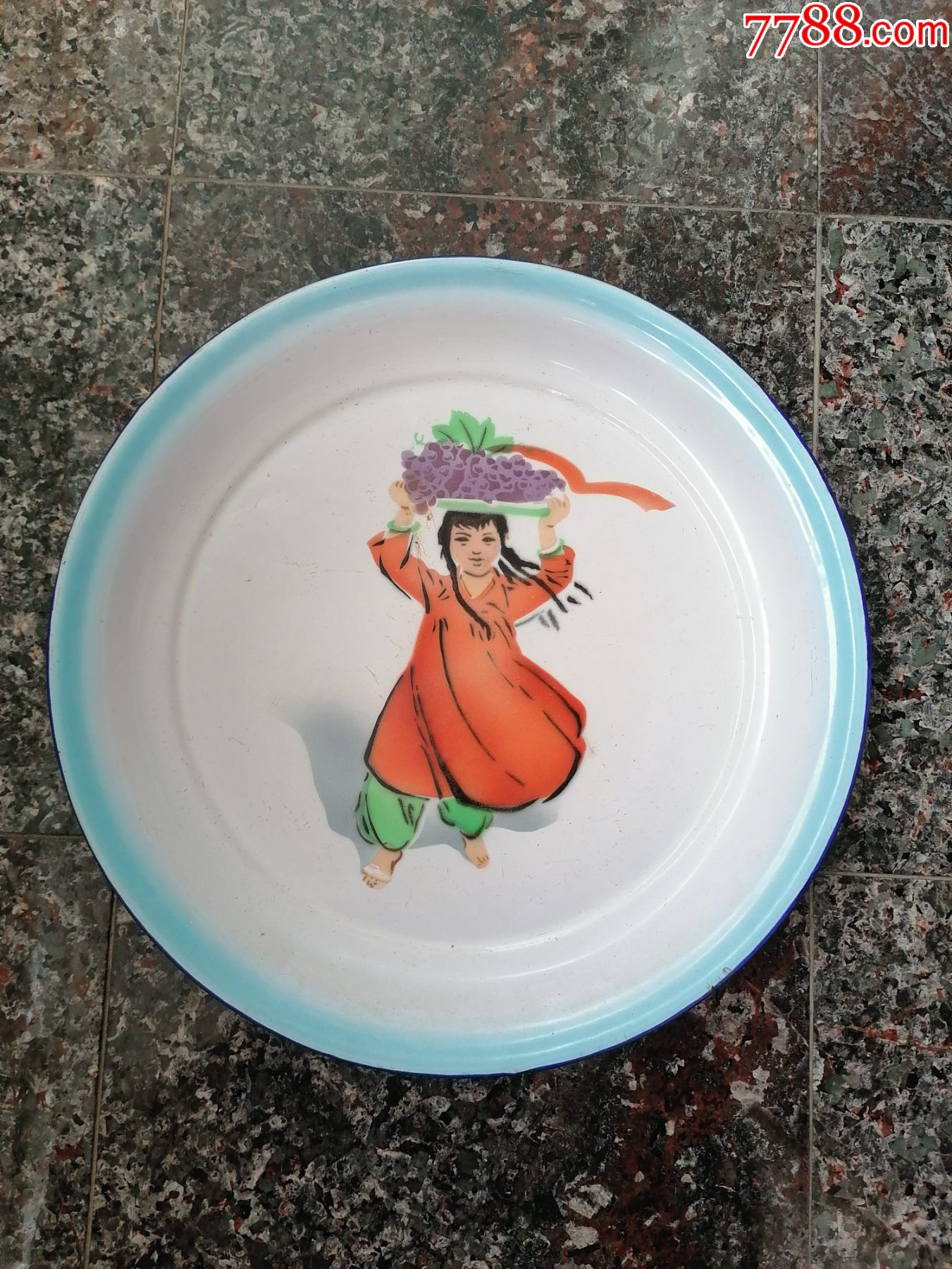 105文革搪瓷盘少数民族少女197065长春市搪瓷厂大众产品火炬商标