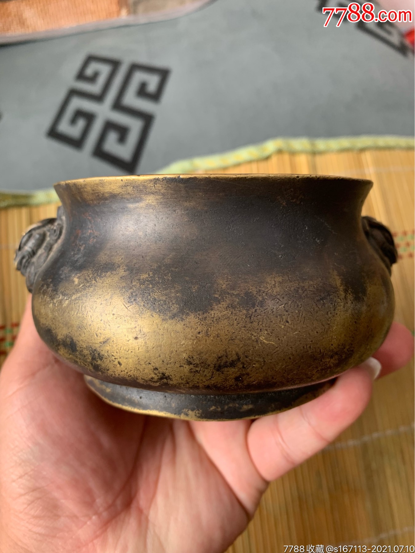 老铜香炉一件