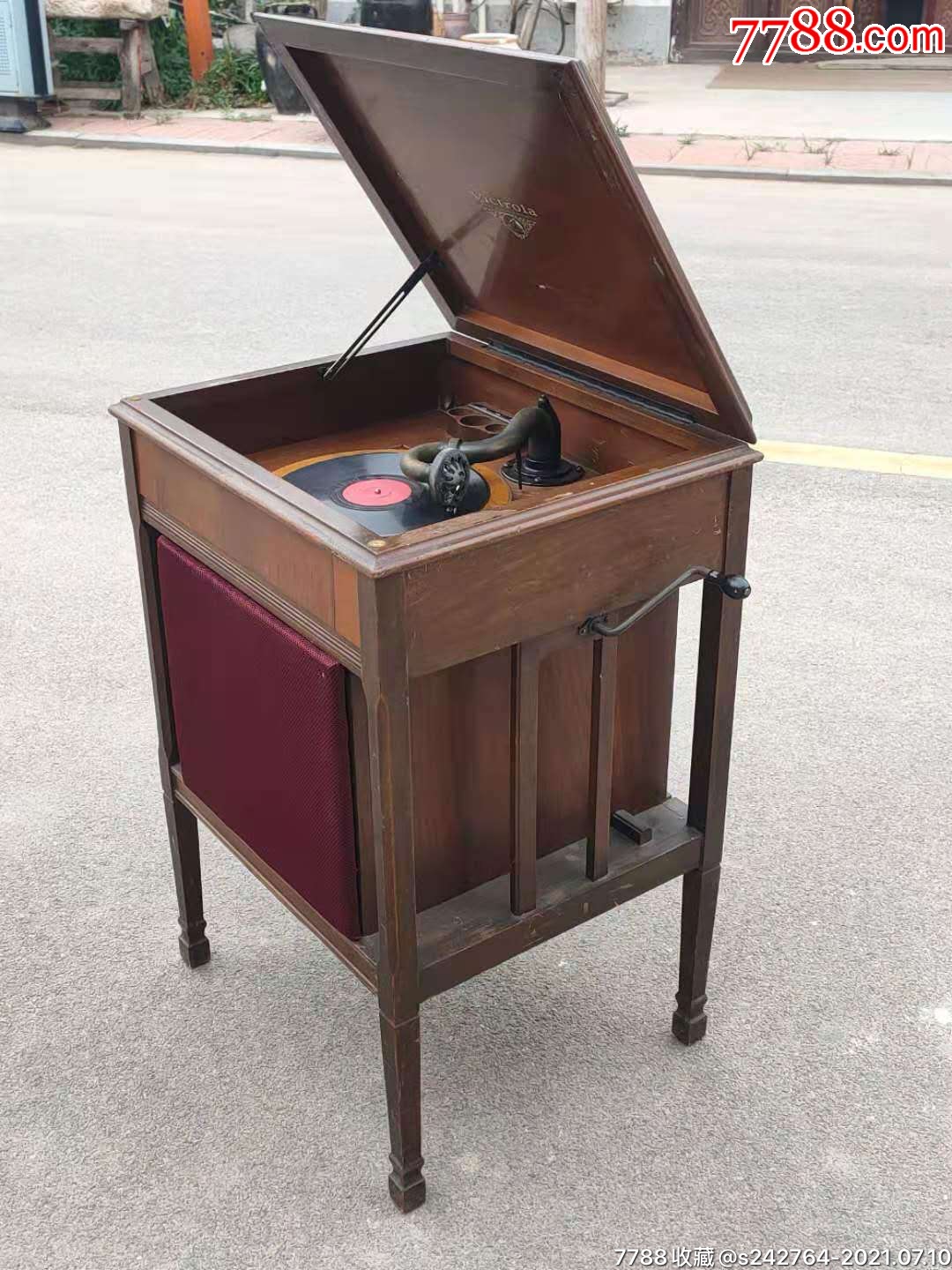 民国时期美国进口胜利牌柜式手摇留声机品相一流正常使用音质一流