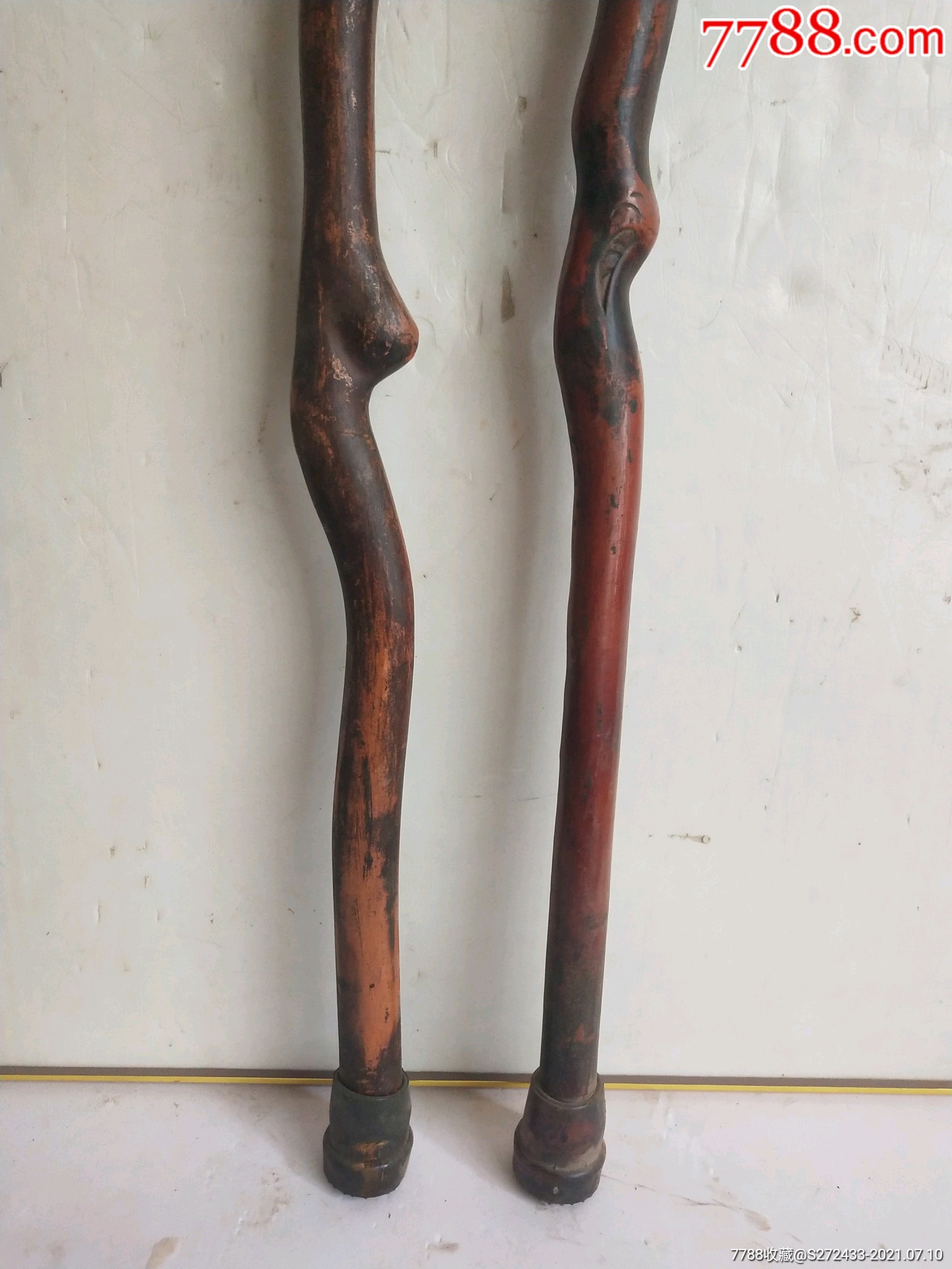 龙木?凤拐杖一对,保护老?安人?全的好伙伴,雕?一刻?流,包?浓浆?厚,尺