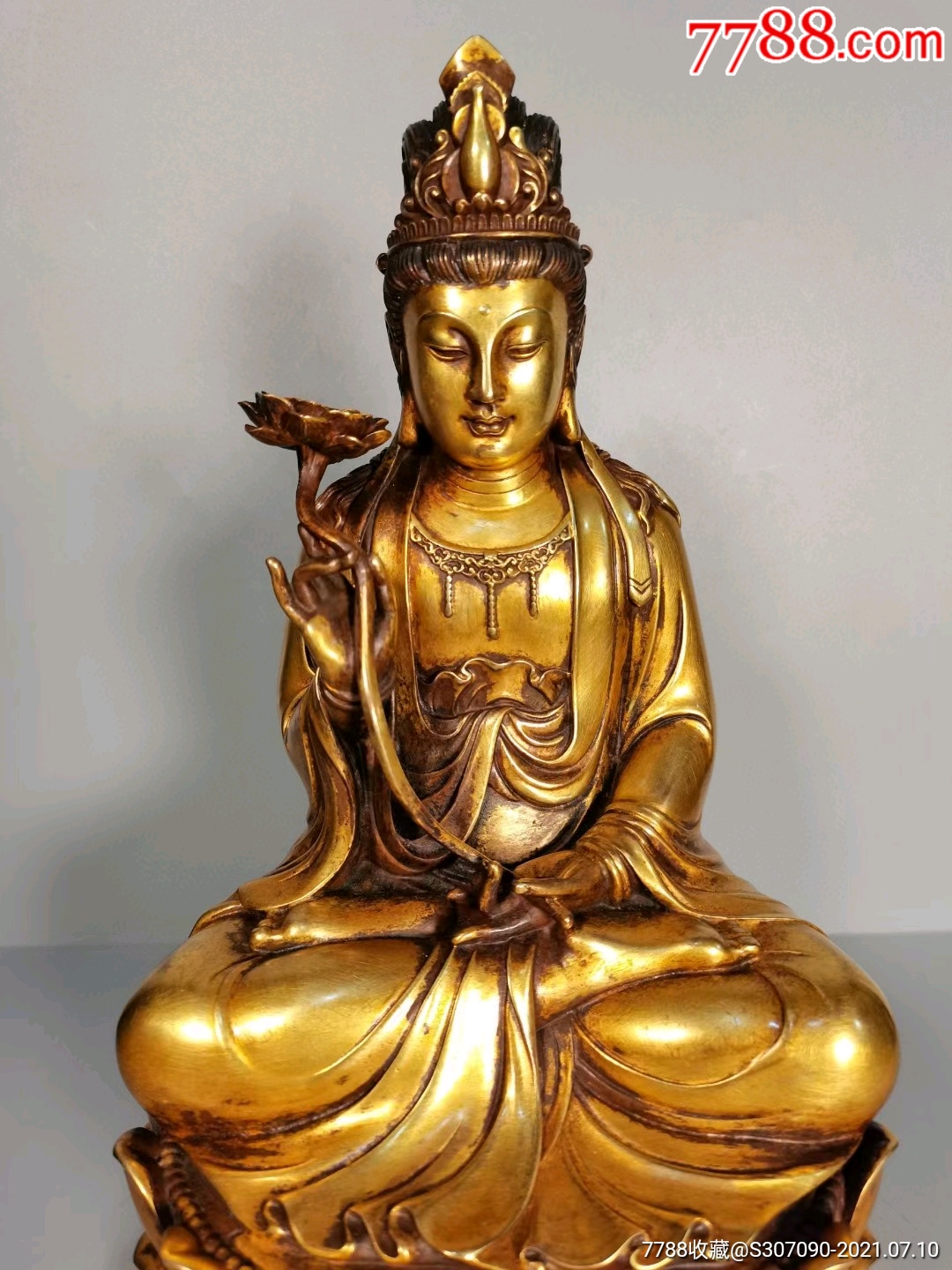 首页 零售 铜像/铜佛像 >> 明精铸紫铜胎鎏金莲花观音坐像规格】高27.