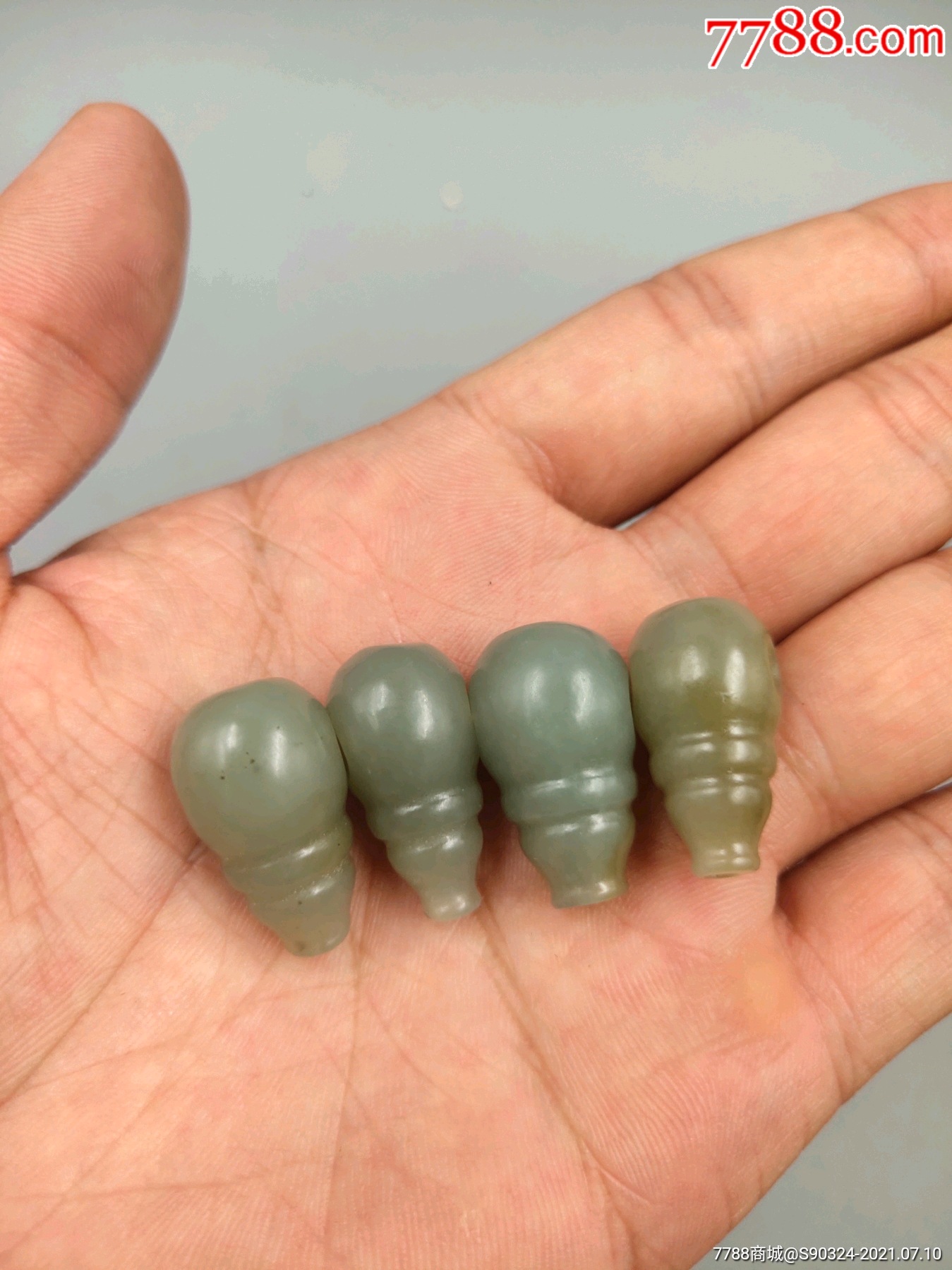 创汇期和田玉老坑料三通佛头四枚