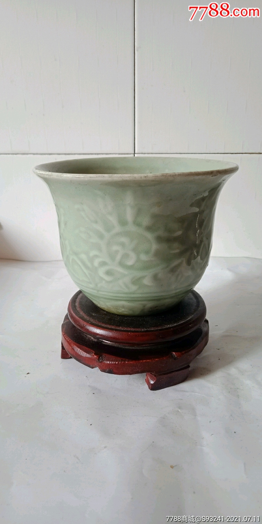 龙泉窑花盆