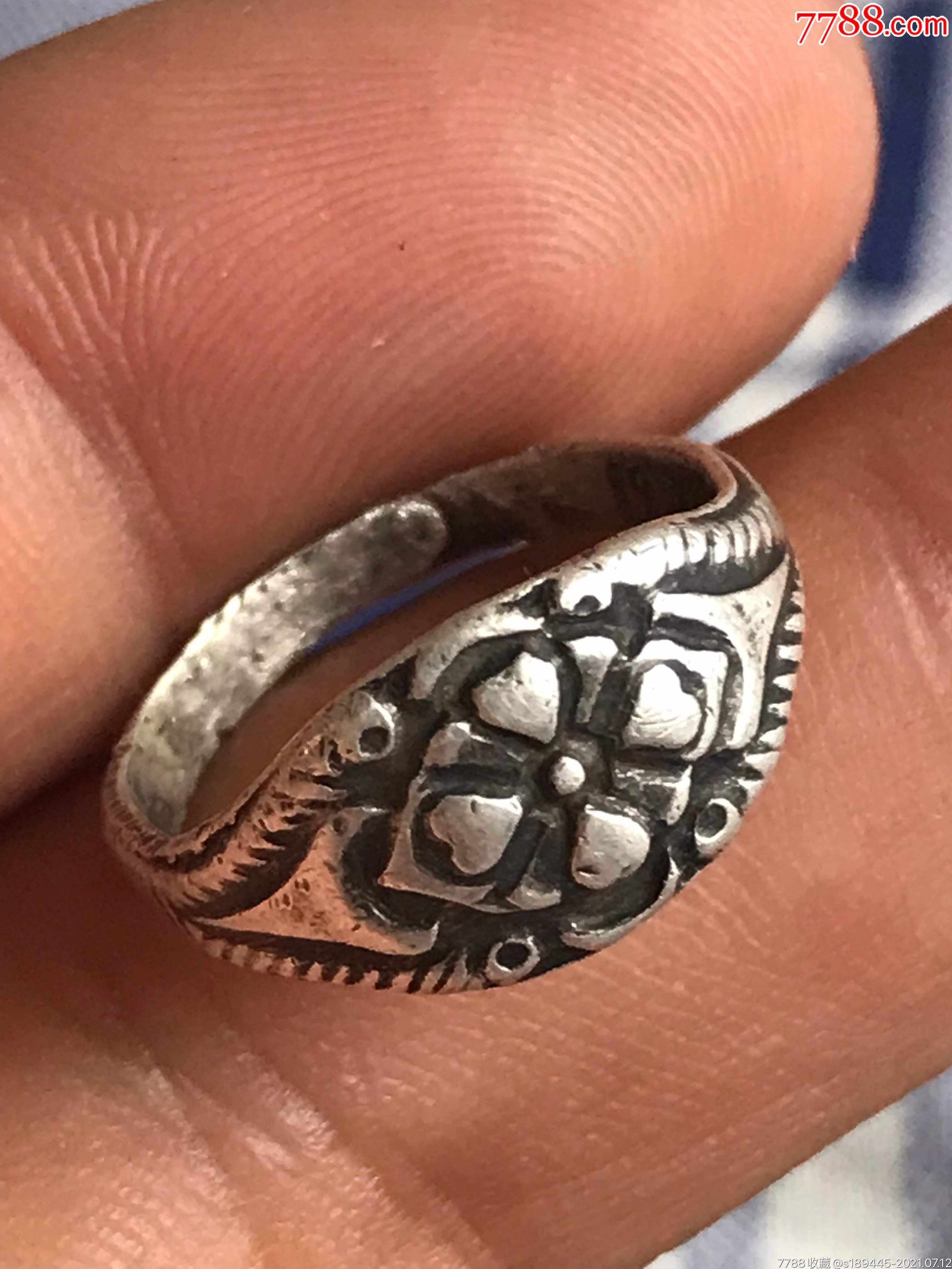 最值钱的古董银戒指图片