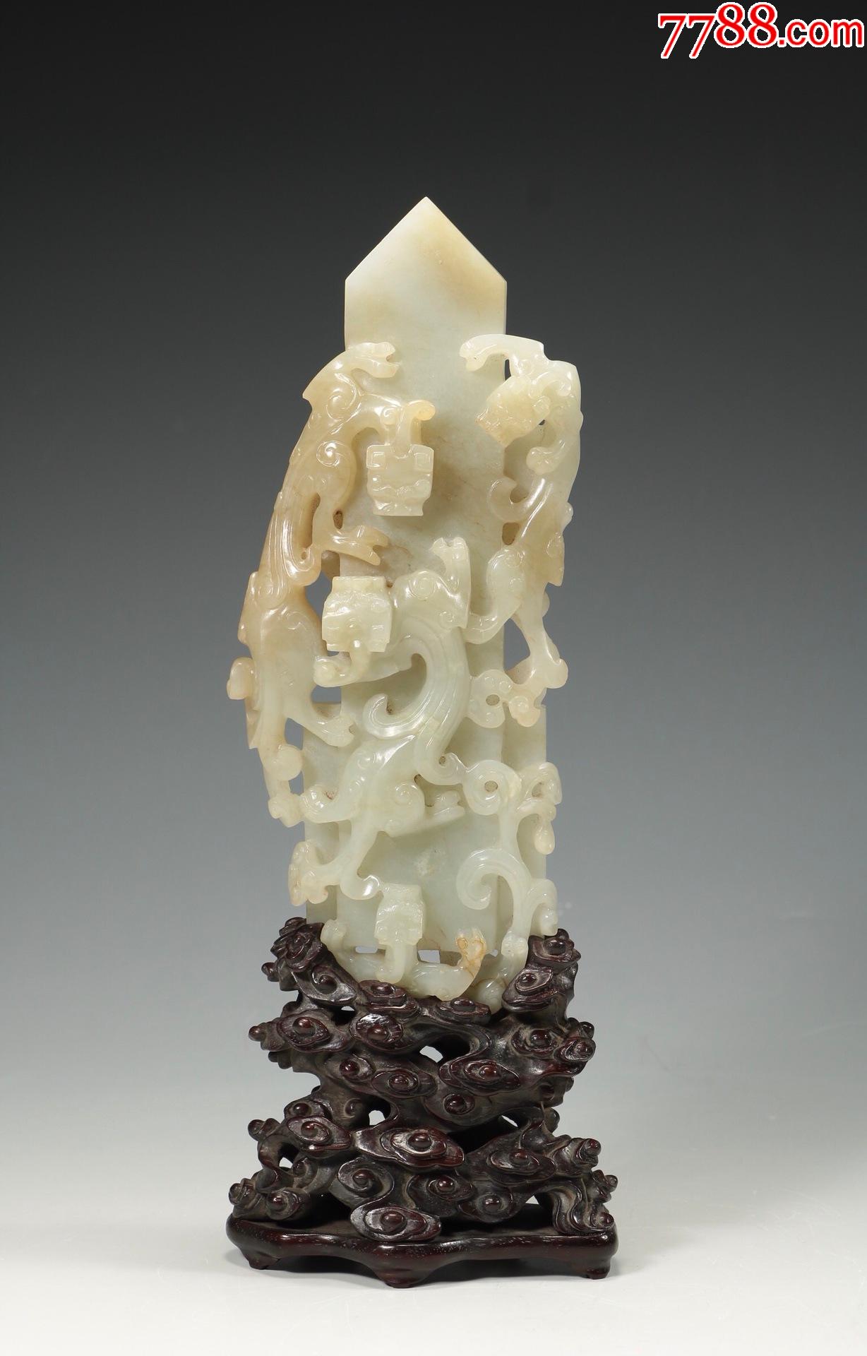 和田白玉螭龙纹玉圭