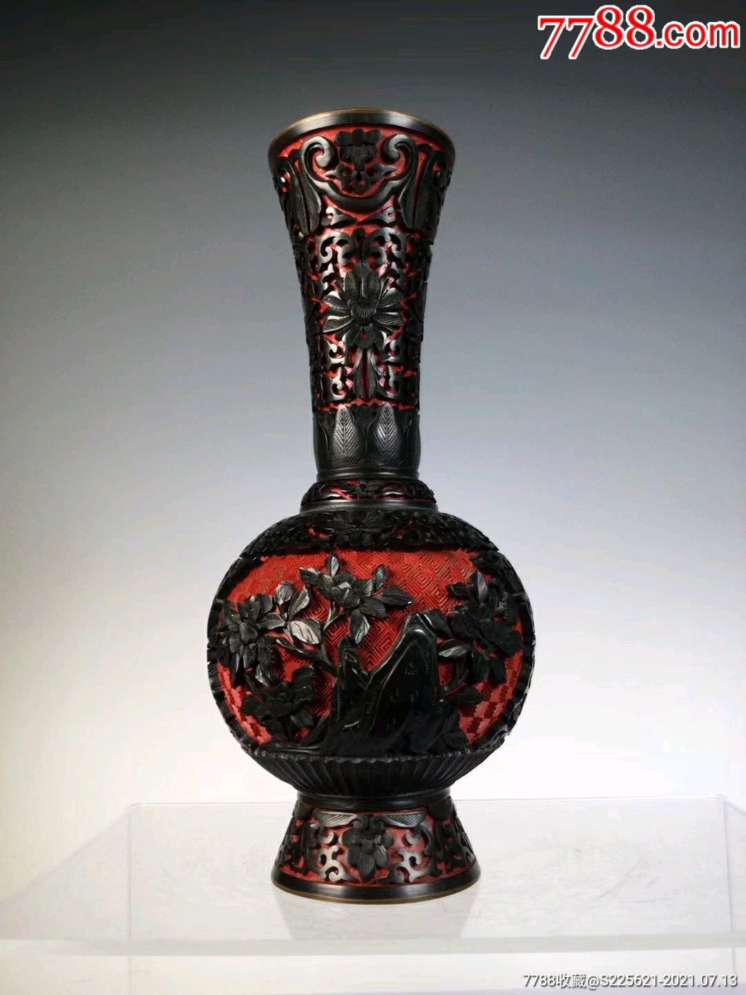 创汇时期铜胎剔红剔黑花卉纹广口长颈瓶