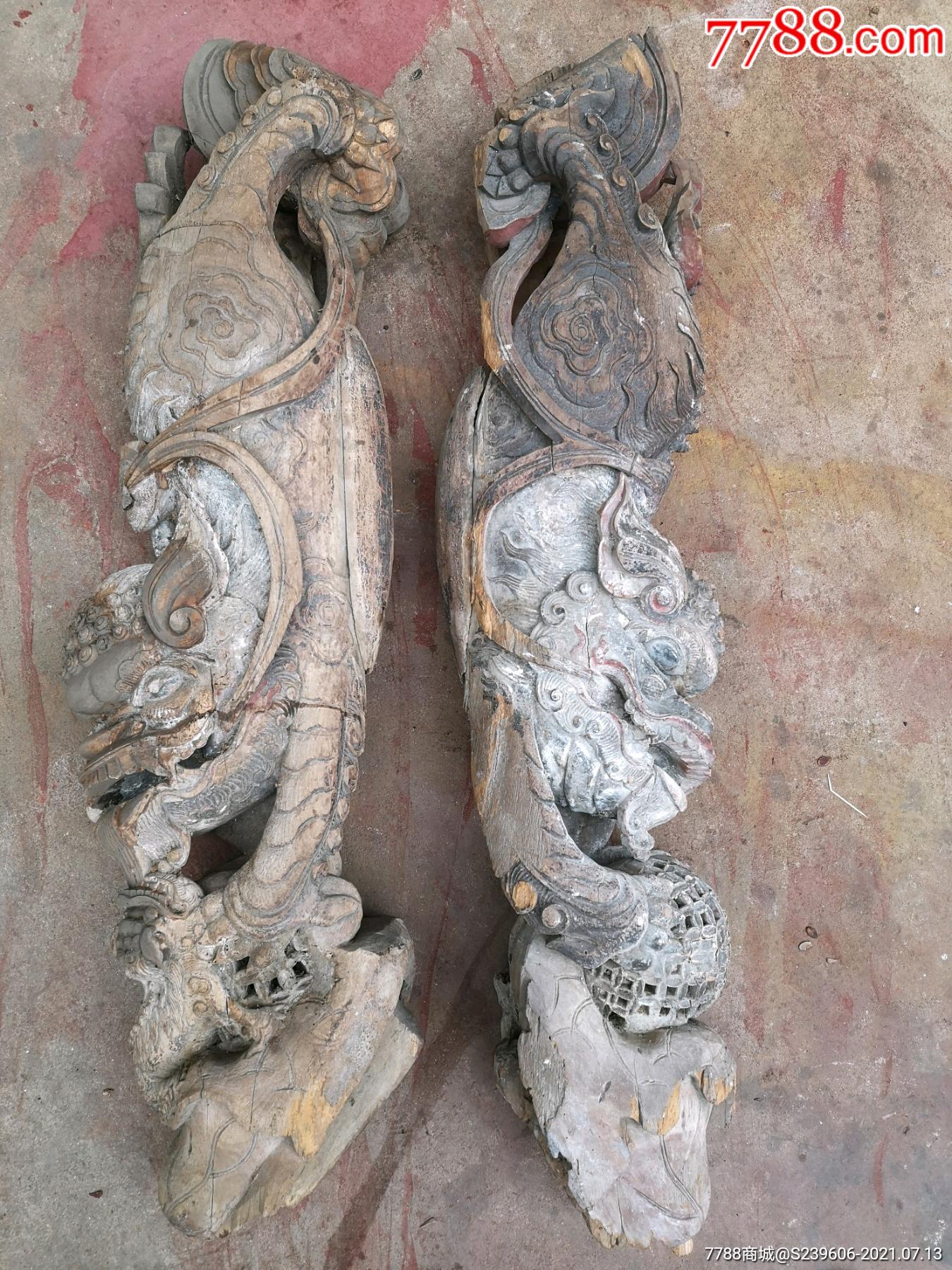 一对清代倒挂狮子牛腿