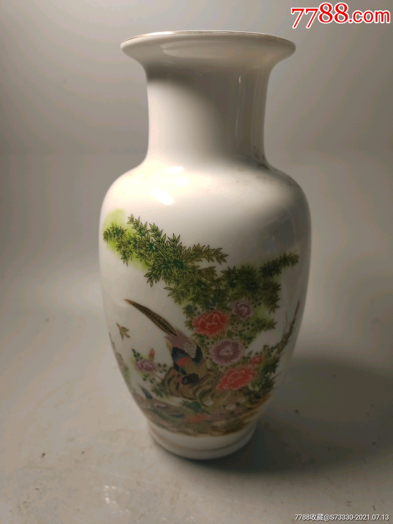 90年代以后景德镇贴花富贵图花瓶一只