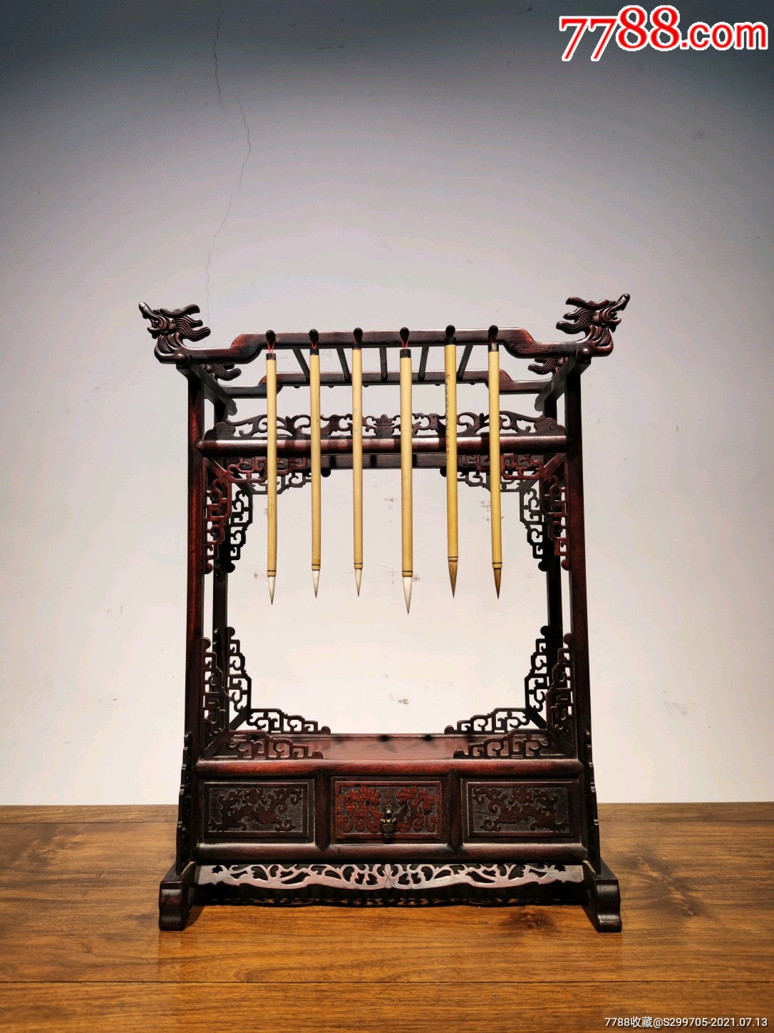 黄花梨‖宫廷用雕刻四龙头毛笔架雕工精致,做工精细考究,完整无残!另