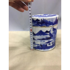 中国　青花　山水人物文　水注瓶　C　R7882 青花山水人物瓷瓶- 庄浪县博物馆