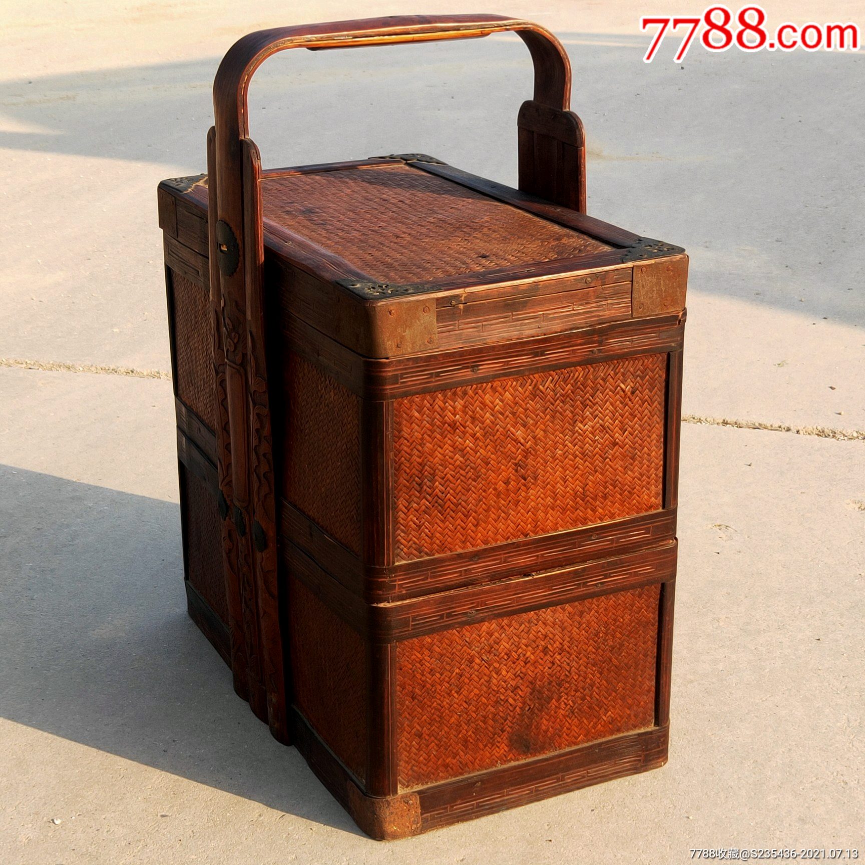 清代老官家食盒保存完整全手工雕刻包铜非常完美收藏价值高