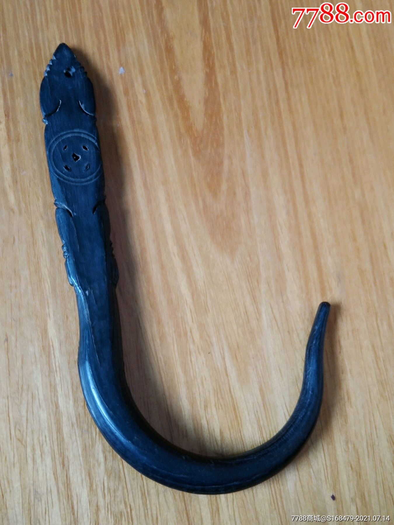 民国金钱纹牛角纹帐钩