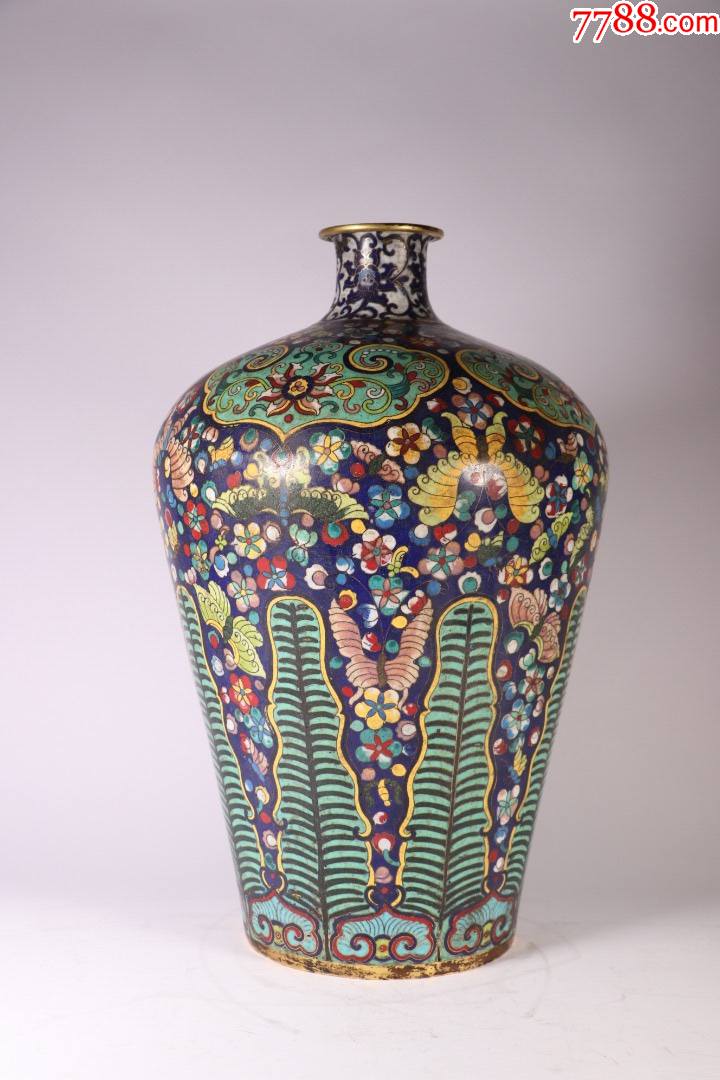 旧藏乾隆年制款景泰蓝花纹梅瓶