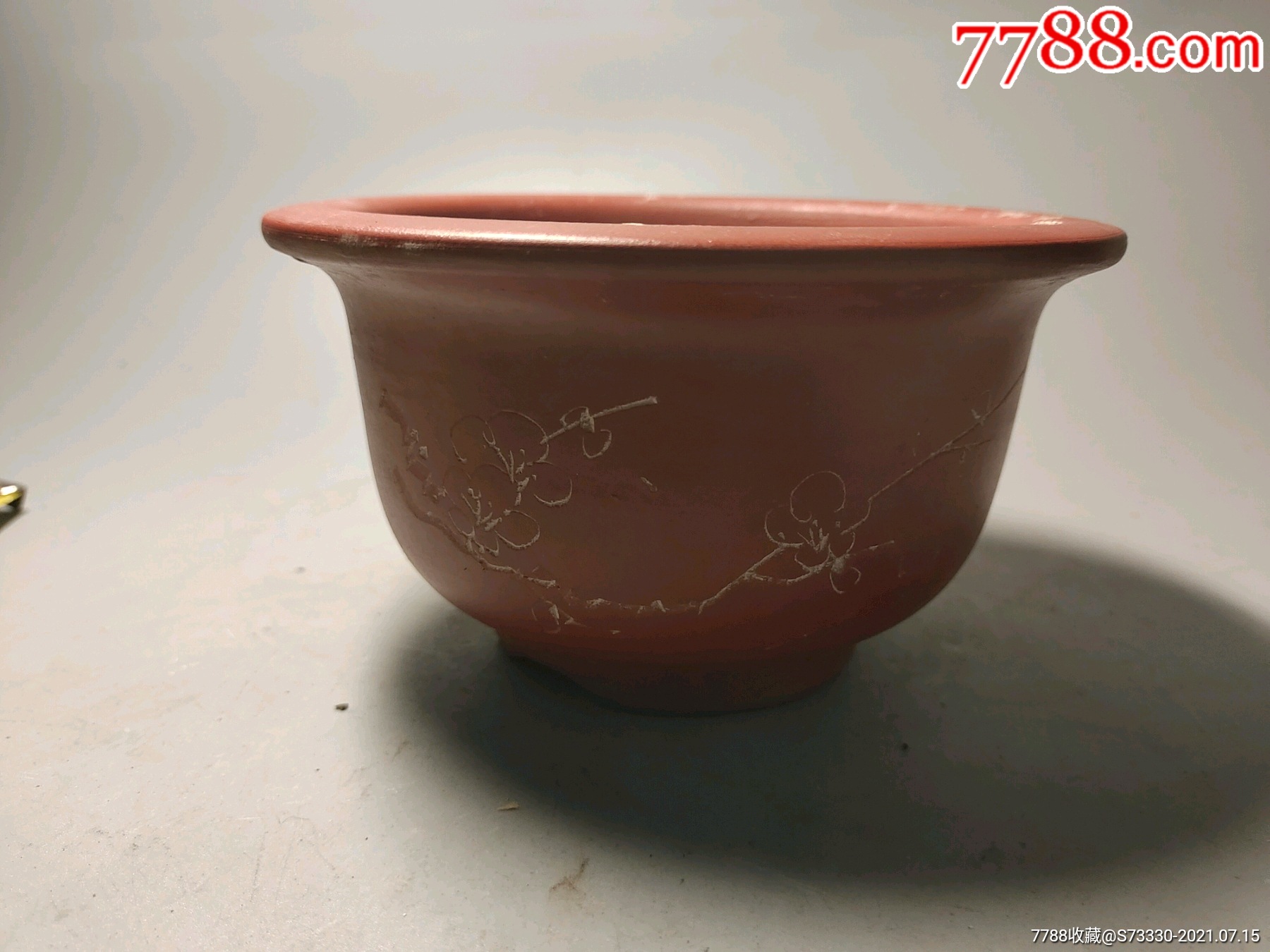 80年代左右中国宜兴紫砂一厂方圆章刻梅圆口紫砂花盆