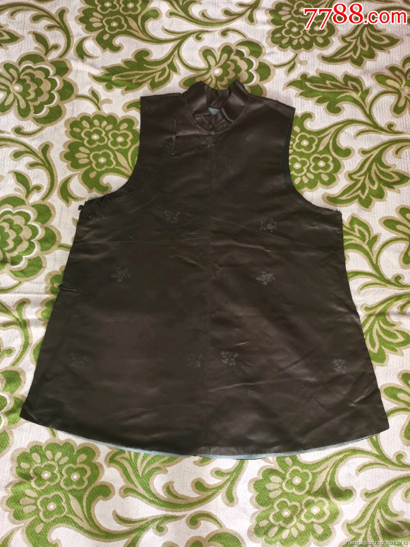 民国晚清时期无袖咖啡色缎面提花马甲
