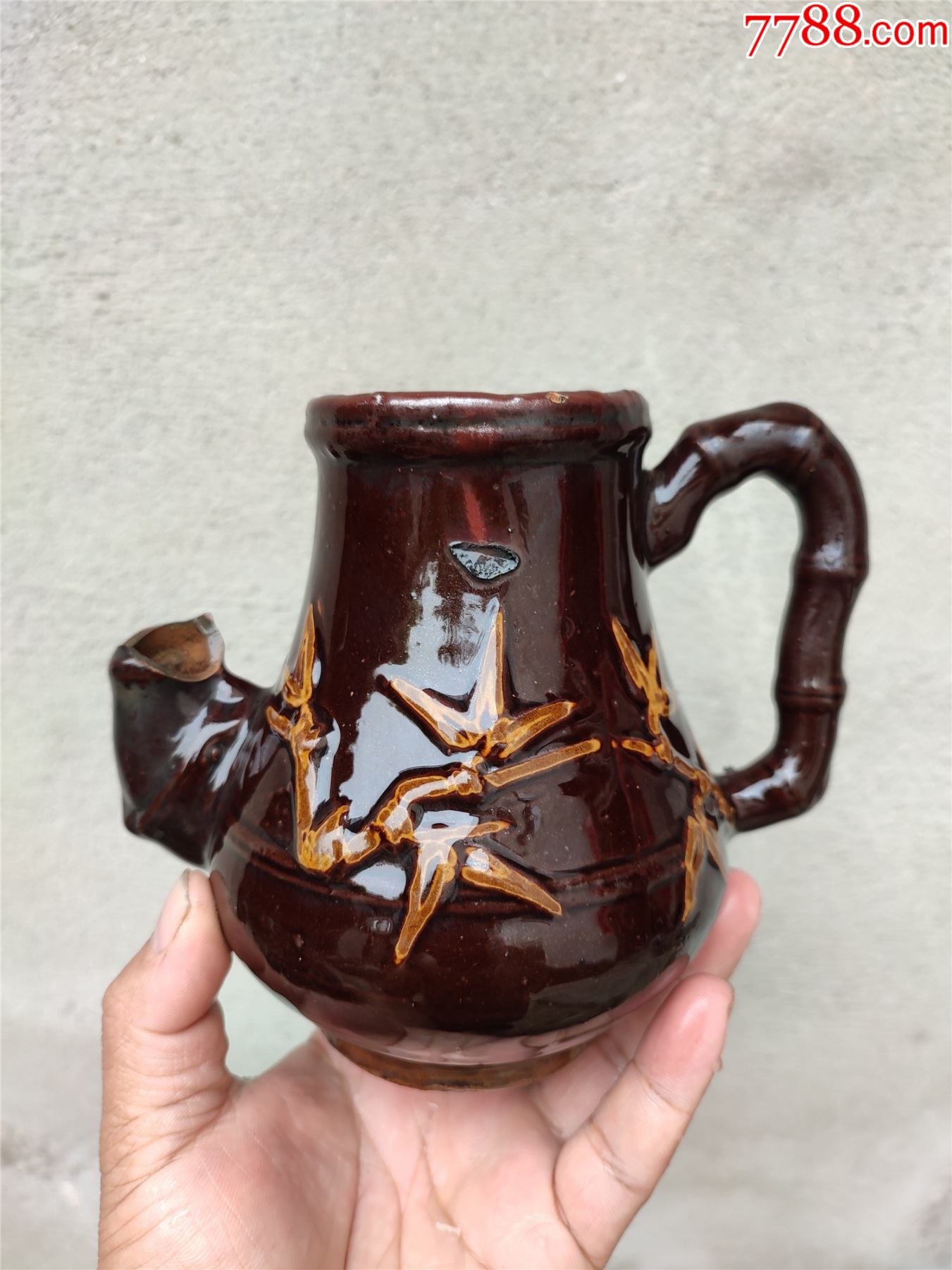 陶器壶,壶嘴残破如图,没有冲线