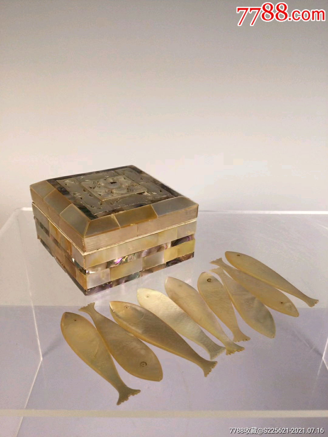 民国螺钿雕刻老筹码一盒