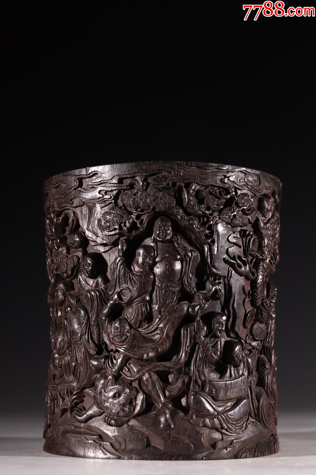 清代小叶紫檀十八罗汉文房笔筒