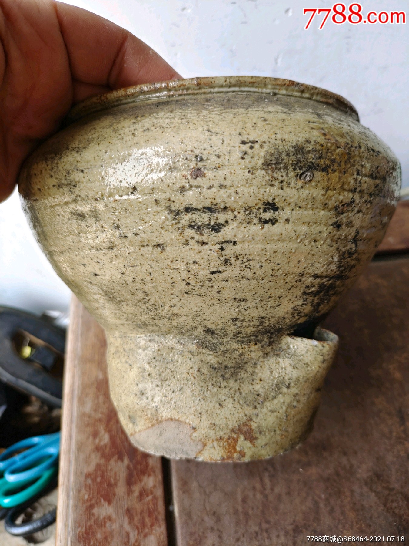 民国高145厘米陶瓷黄釉盐缸一个品好如图无磕碰裂下端两接头处有些胎