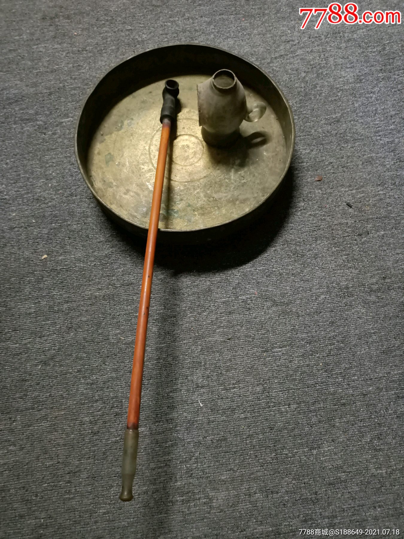 烟具铜盘,盛放古代烟具的,四足,通体光滑细腻,厚实完美品相,重量4斤6.