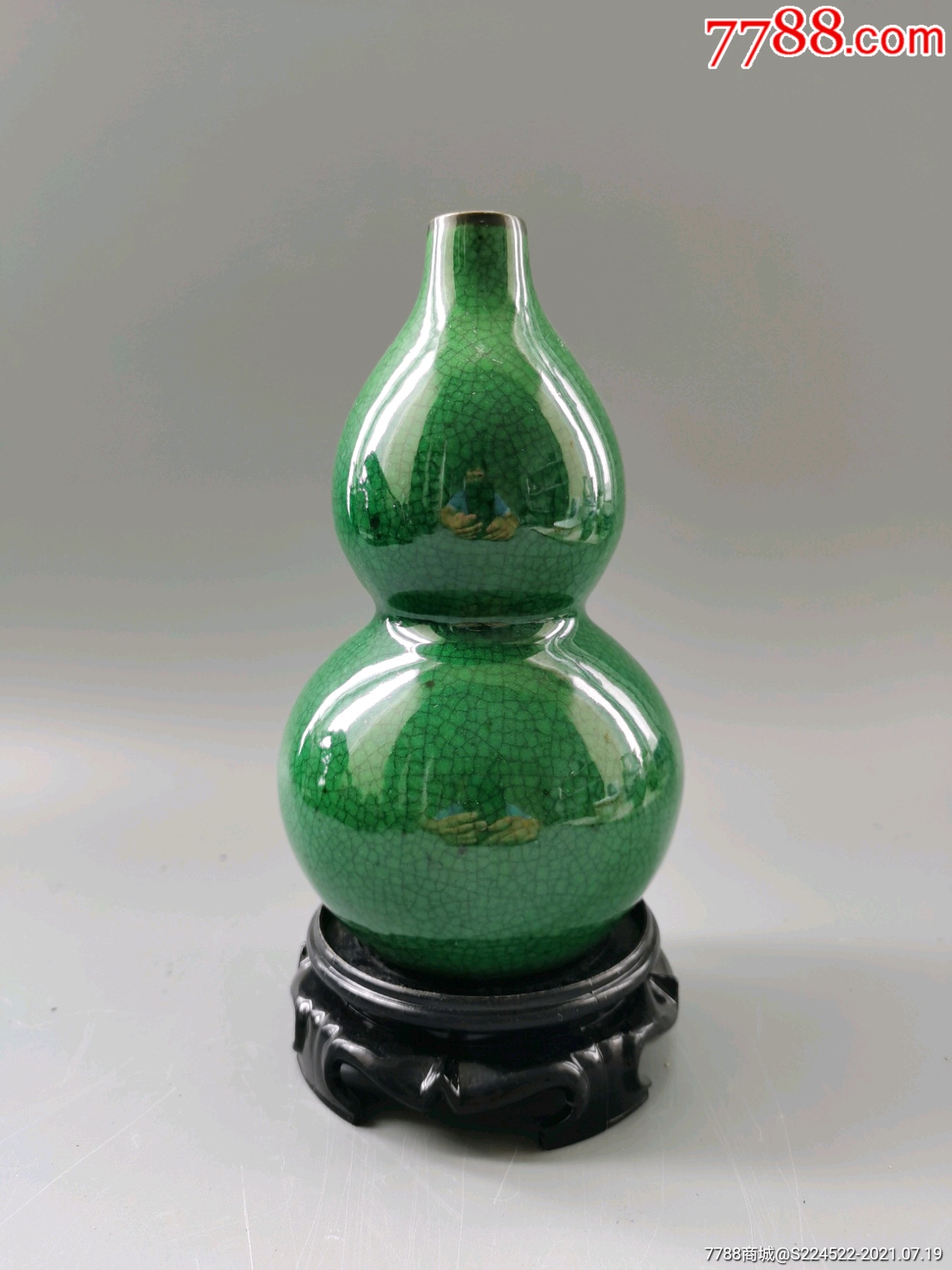 民国绿釉开片葫芦瓶