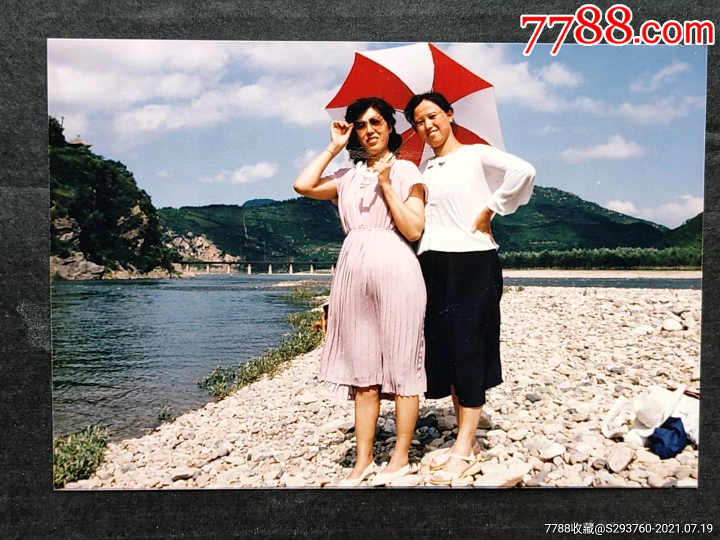 美女合影_老照片_收藏价格_交易出手_7788人民币收藏