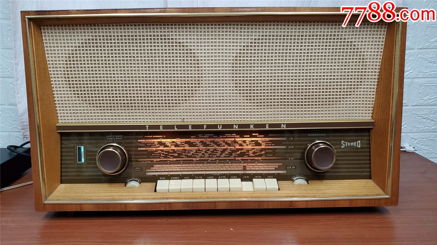 德国德律风根协奏曲2284立体声电子管收音机