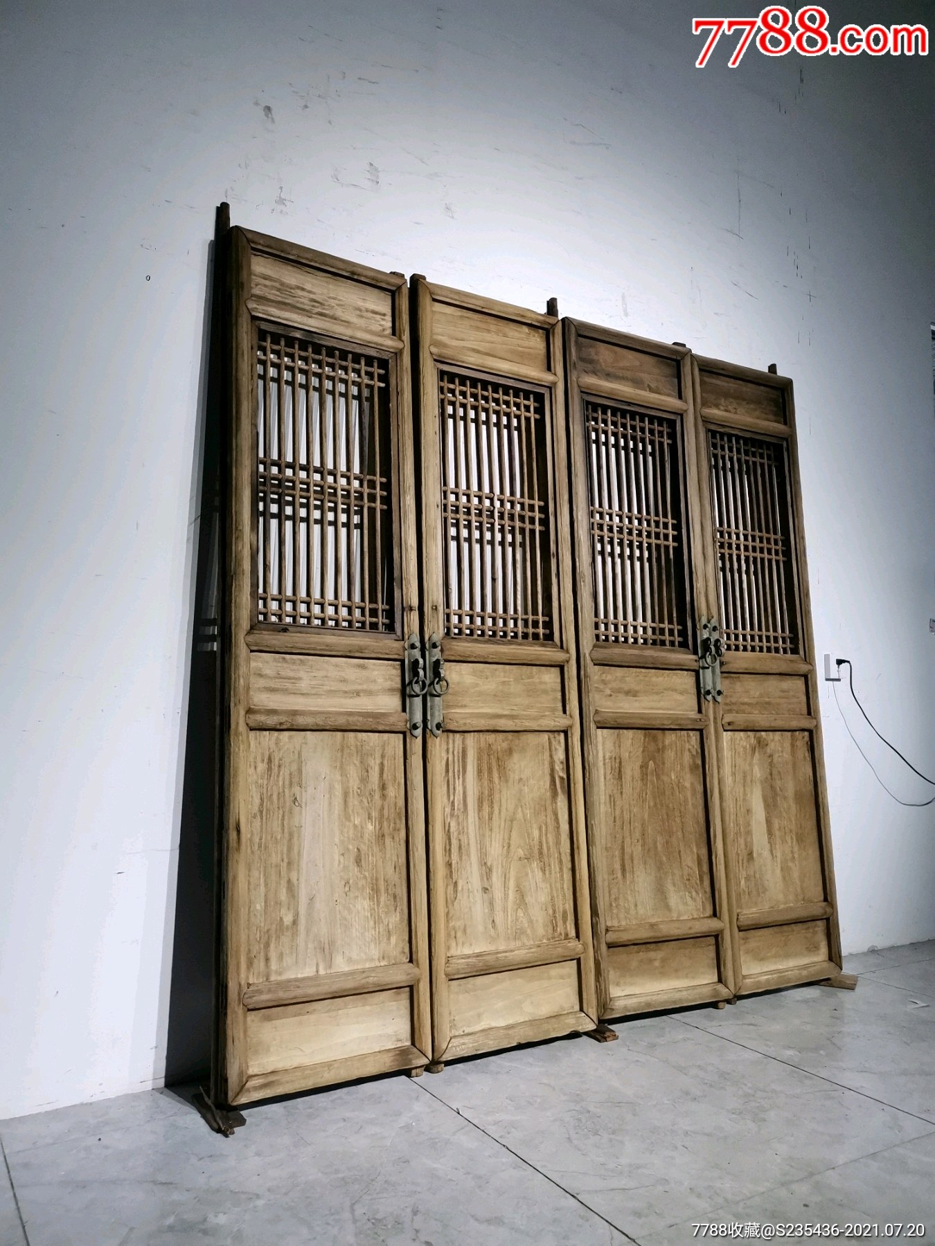 明代楠木山西格子门4片,保存完好,素雅优美!