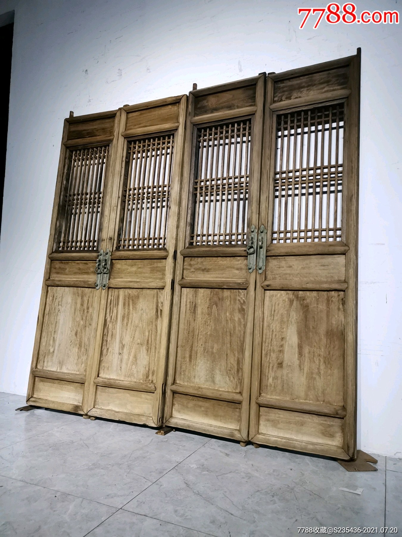 明代楠木山西格子门4片,保存完好,素雅优美!