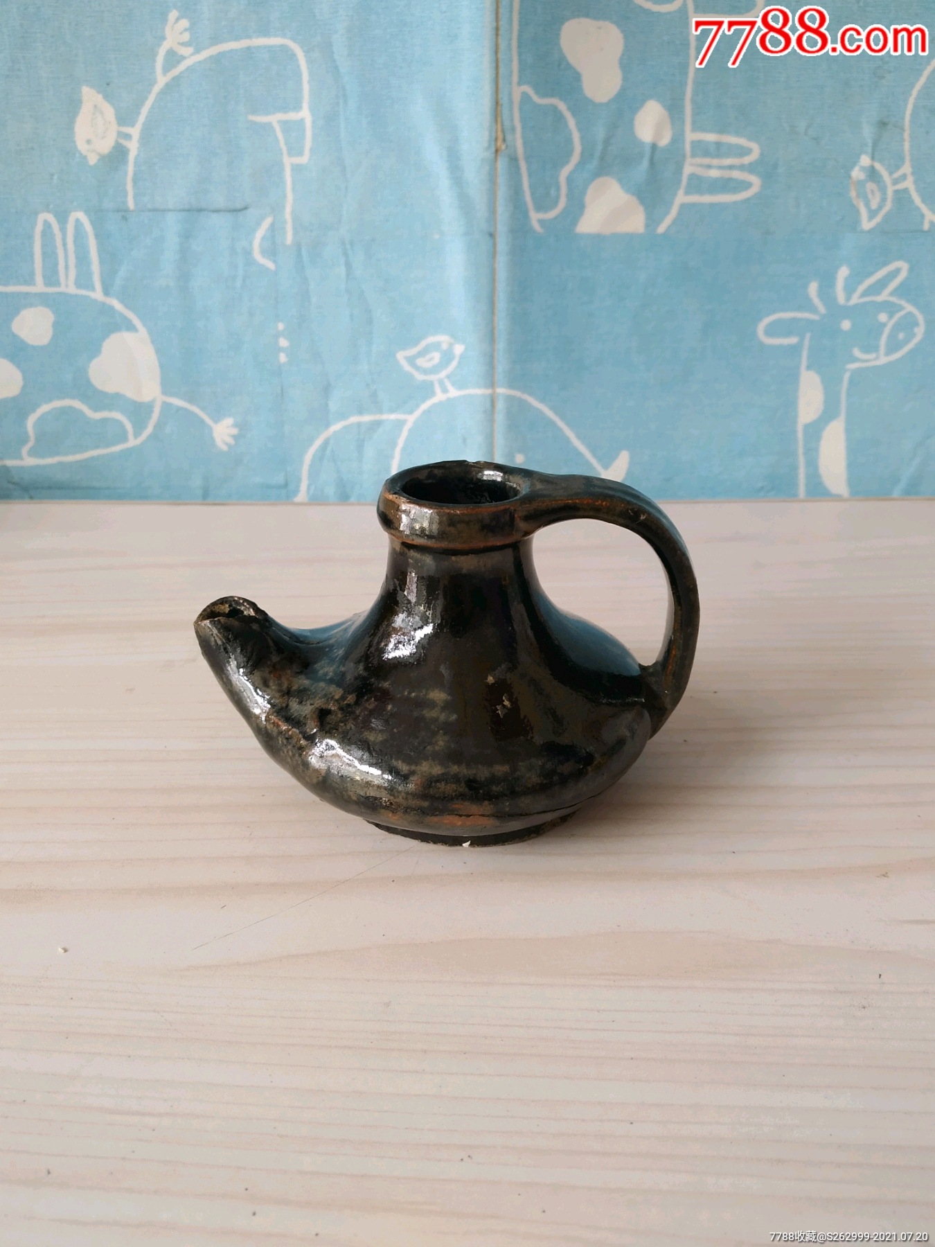 黑釉油灯黑瓷油灯