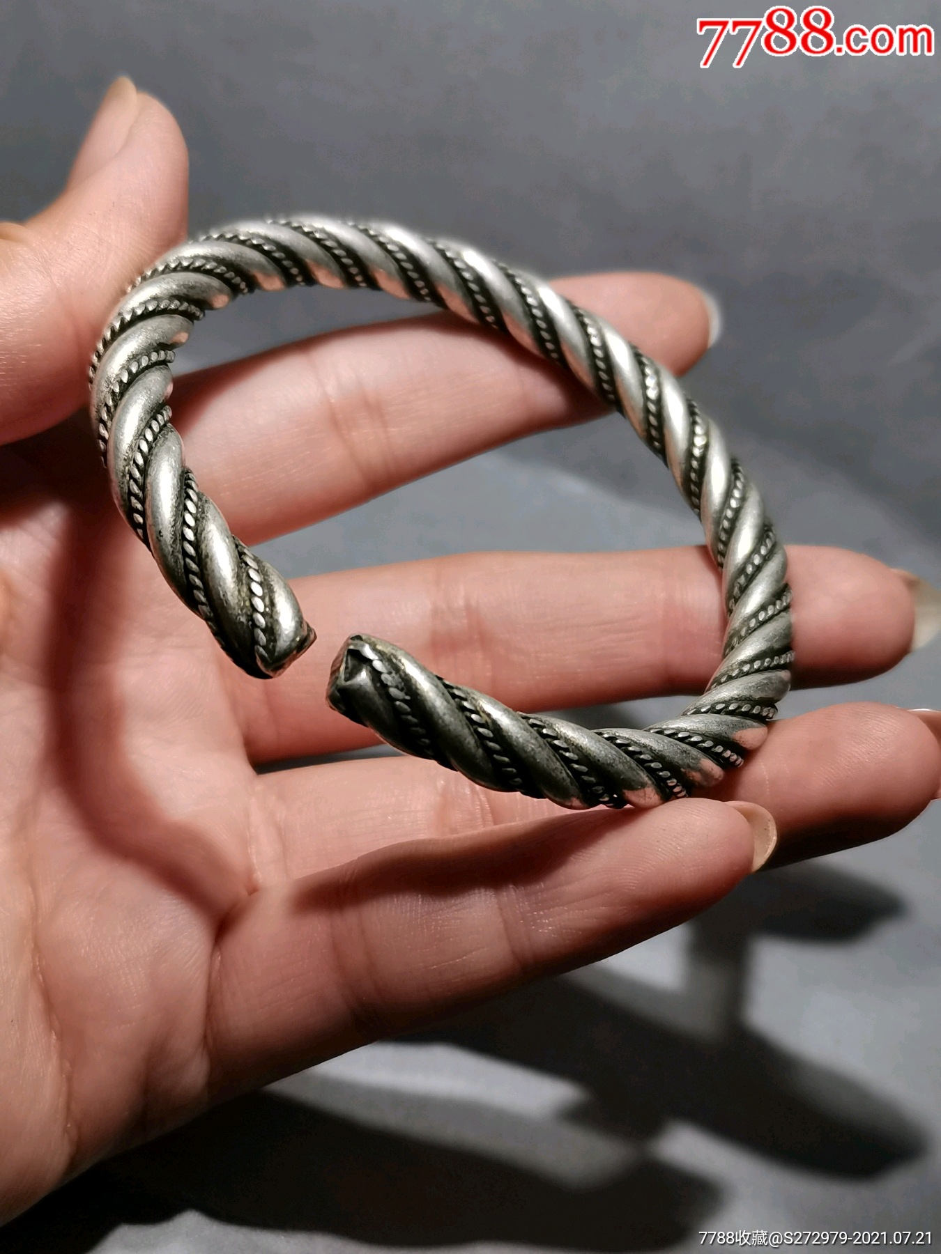 民国雪花白银绞丝镯子