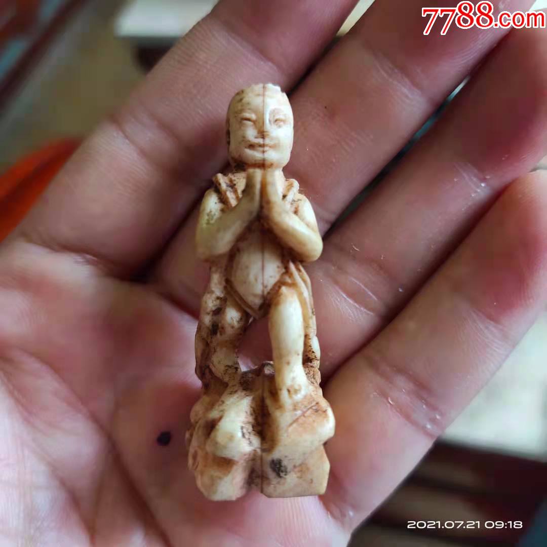 老骨雕人物善财童子,纯手工雕刻,两块拼接的,证明其材料的珍贵_骨雕_木雕佛像与书画【7788收藏__收藏热线】