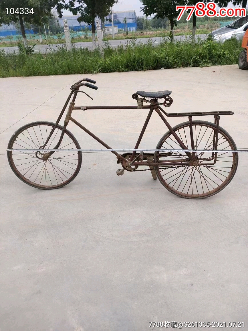 双燕牌老自行车,如图所示,民俗博物馆展示展览,