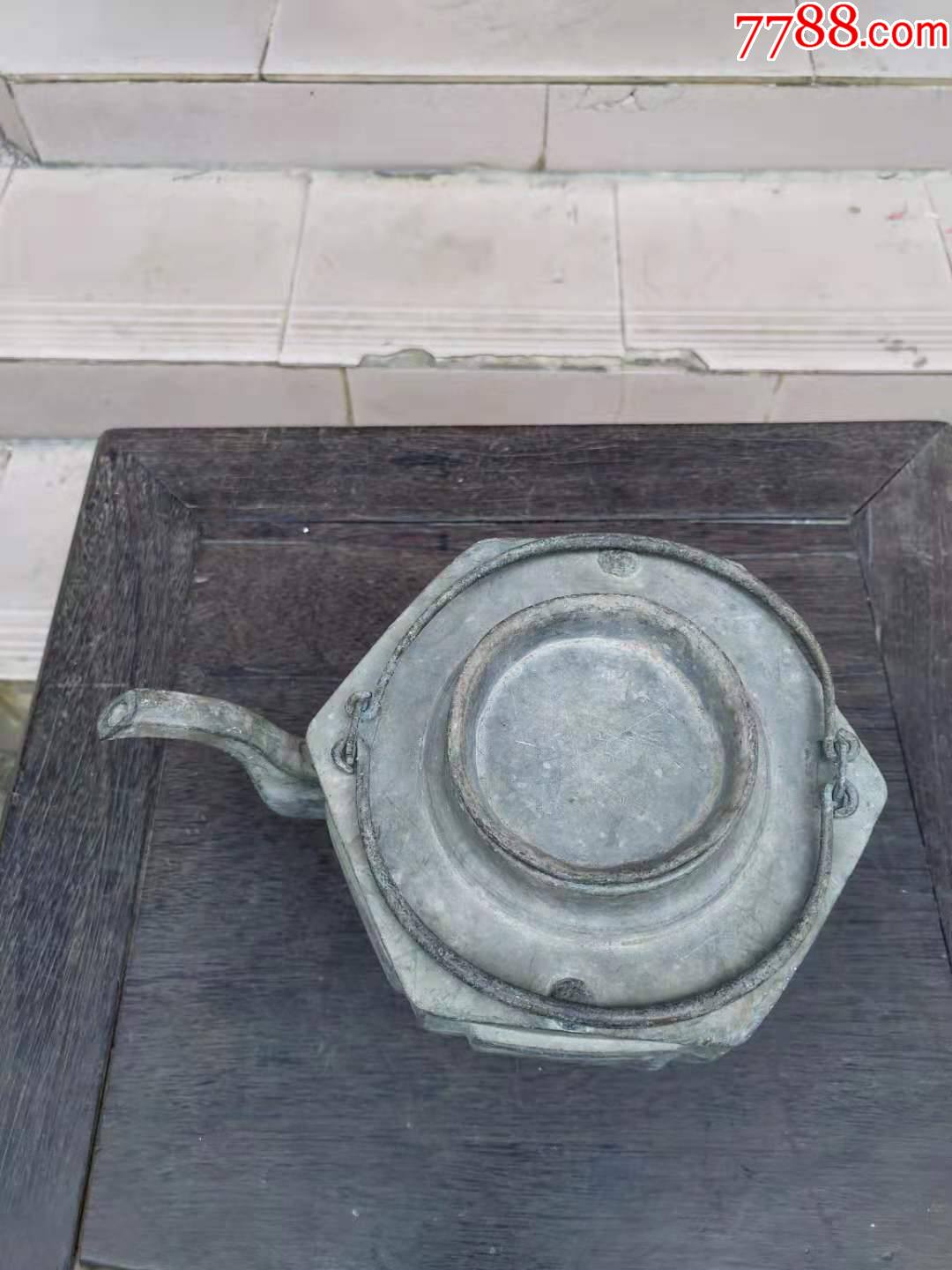 一个清晚民国点铜六方大锡壶_锡壶/锡器_第2张_7788砚台收藏