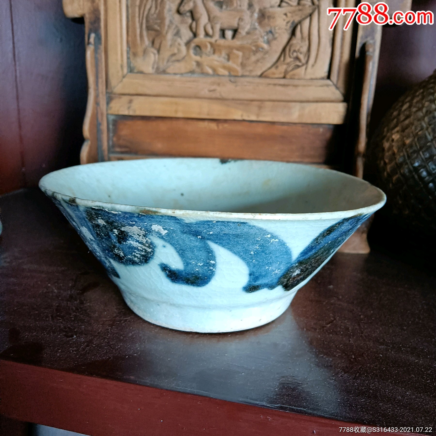 明代带操纹青花碗