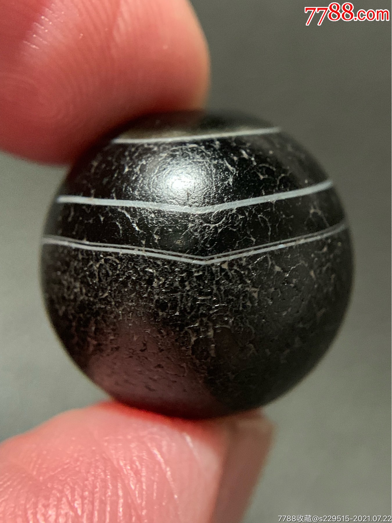 藏传纯黑缠丝玛瑙圆珠19*19.5毫米