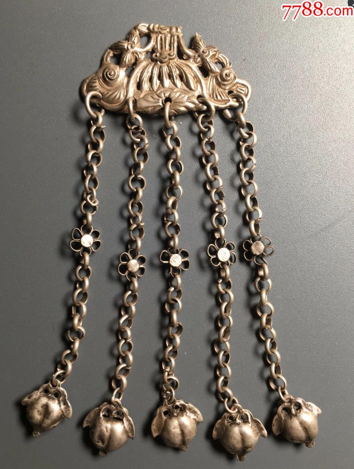 清代花卉寿桃银压襟一条有小瑕疵