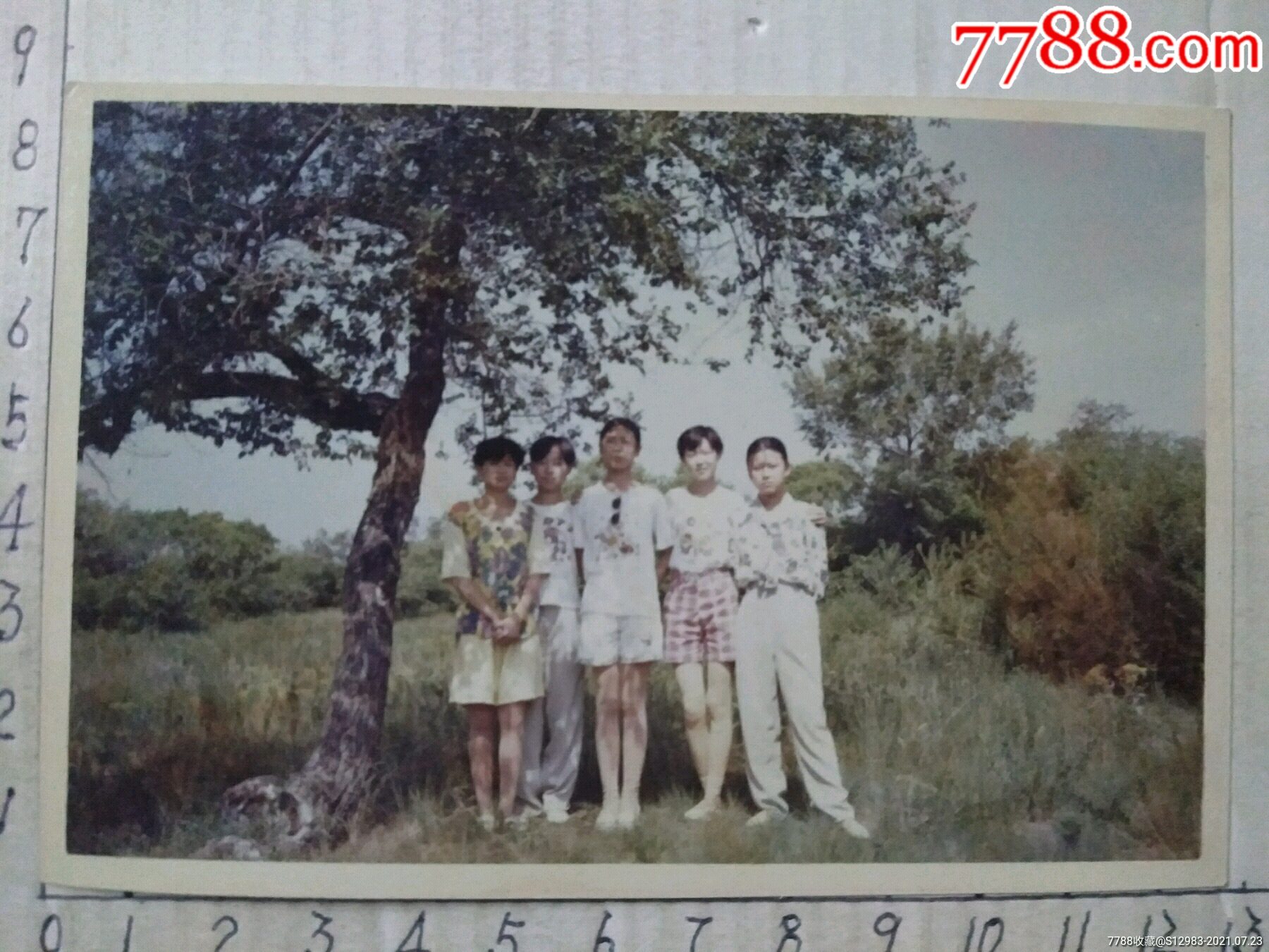 女同学合影_老照片_苹果园【7788收藏__收藏热线】
