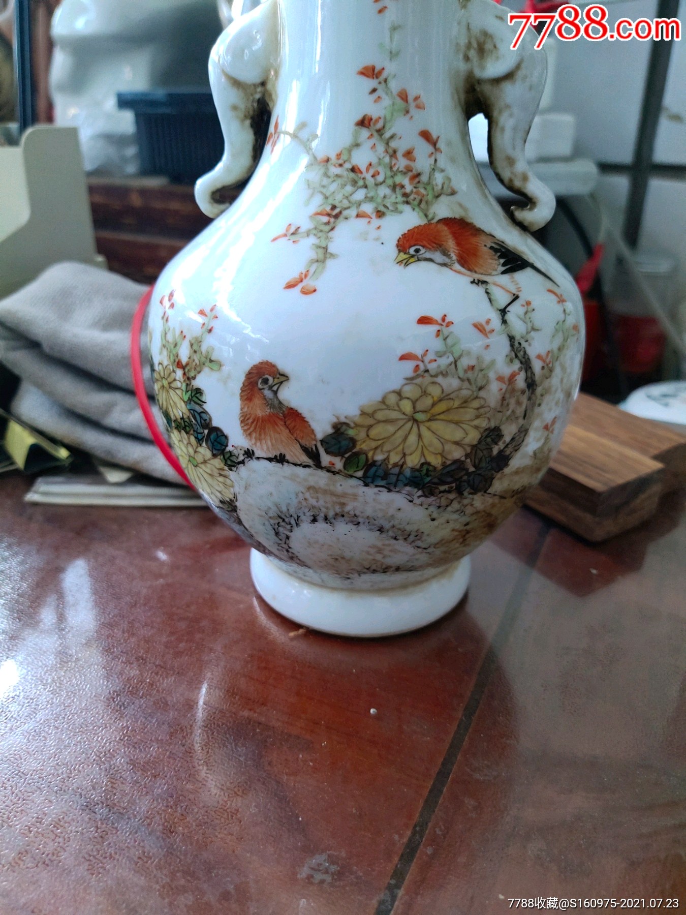 漂亮民国名家汪章浅绛彩花鸟象耳瓶,11*7*22cm