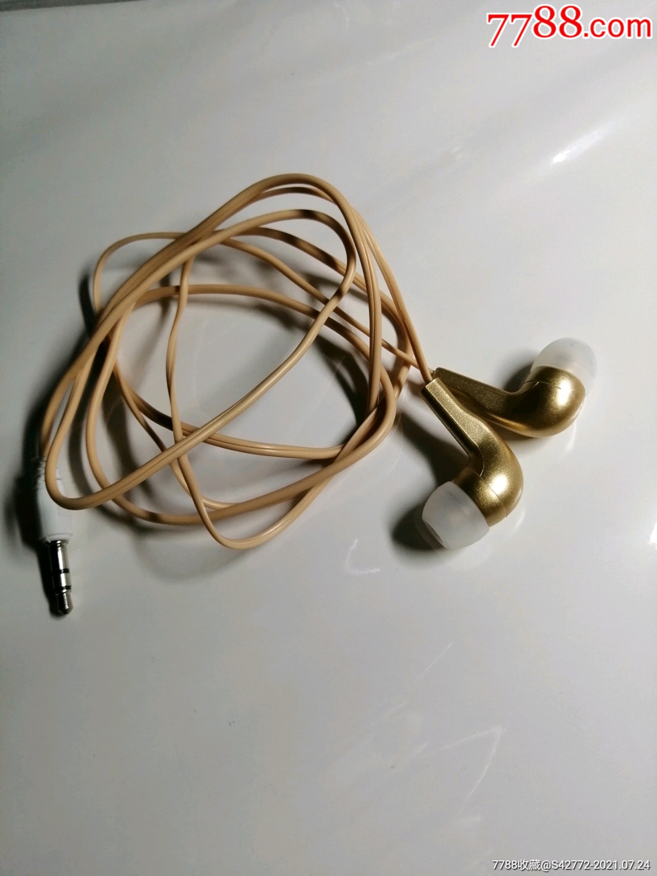 全新金色入耳式音乐耳机长98cm