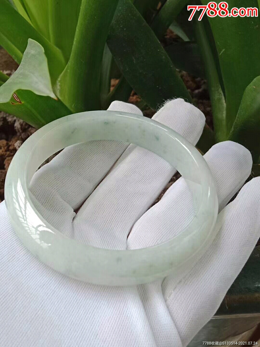 缅甸翡翠780-4a阳绿飘花素面手镯(送证书)