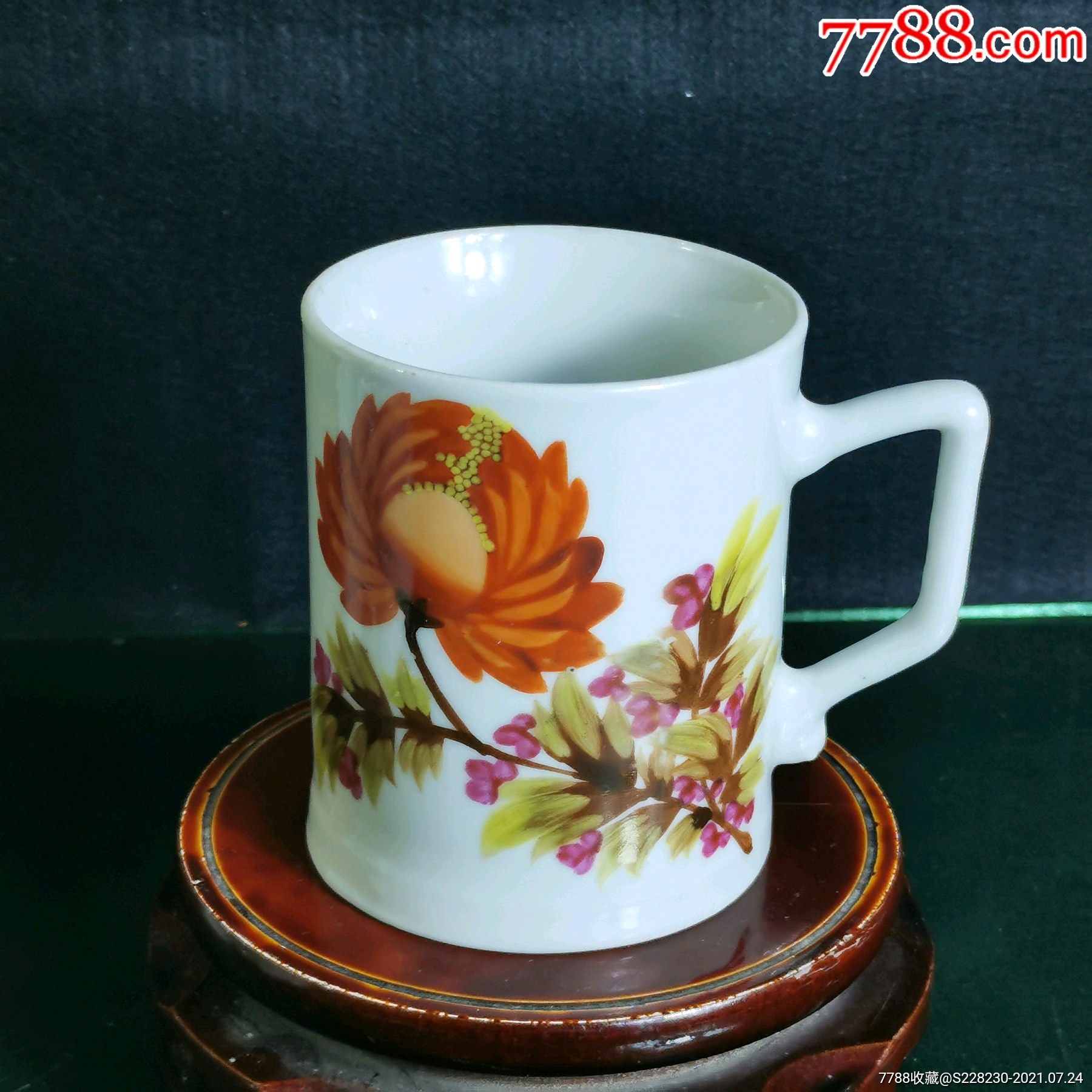 景德镇解放前后,50年代左右,老字号私人瓷厂手绘新彩花卉茶杯