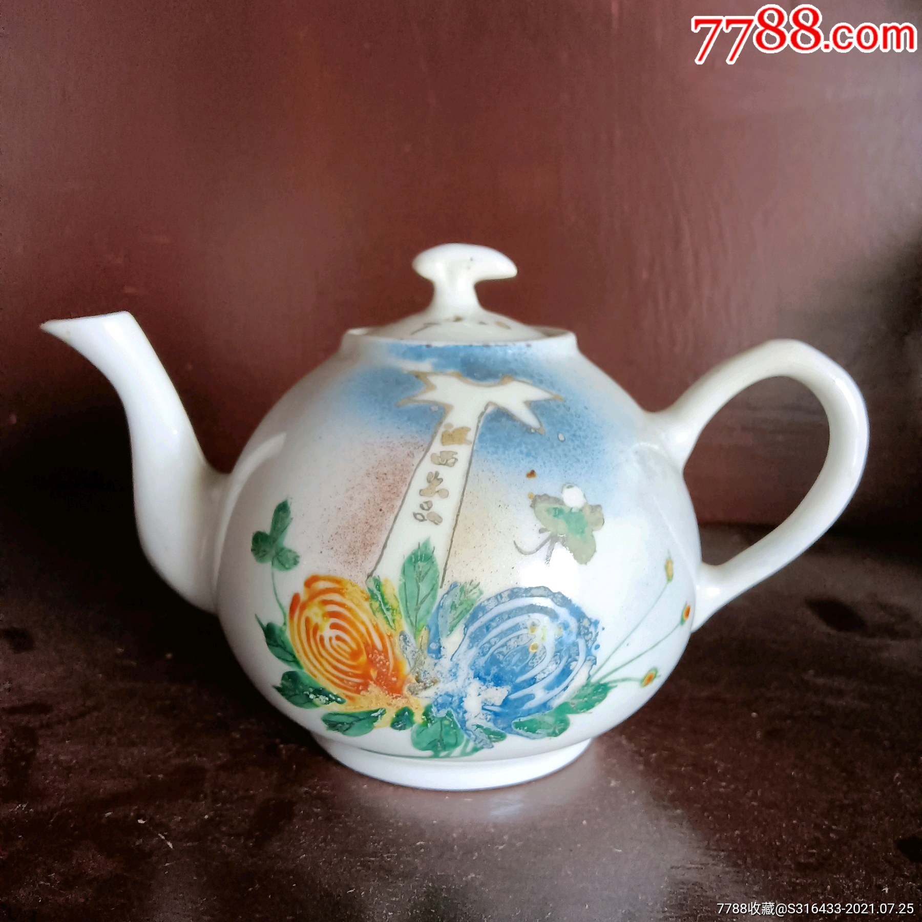 清末名家江西珍品款浅绛彩花卉纹小茶壶