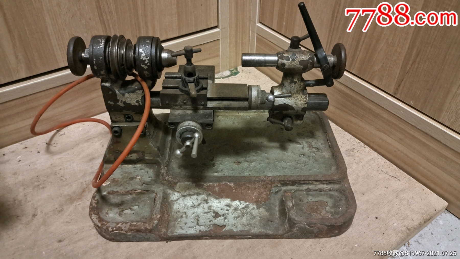 老钟表车床微型小车床钟表小摆车