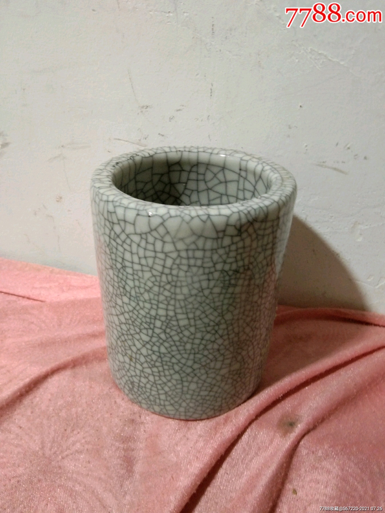 景德镇哥釉开片笔筒