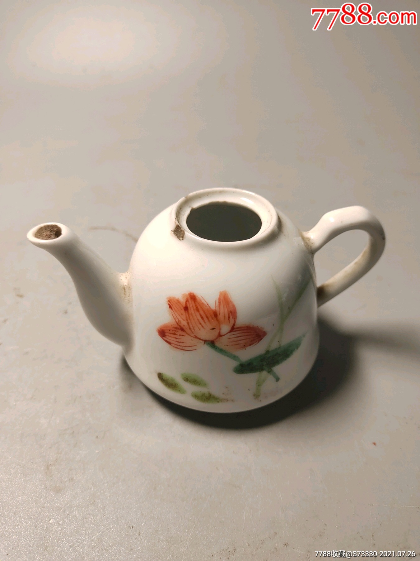 567瓷器70年代左右手绘荷花小壶一把磕
