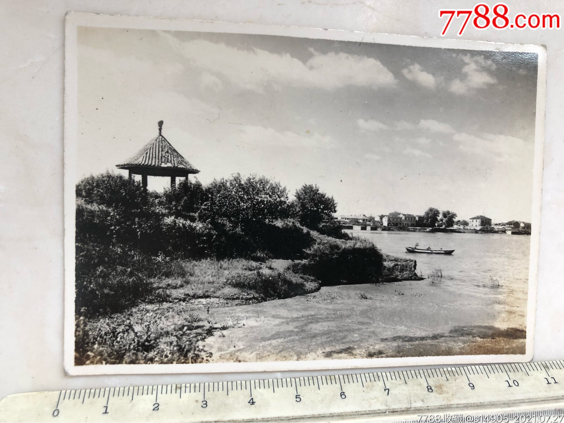 民国时期凉亭湖面建筑风景原版老照片