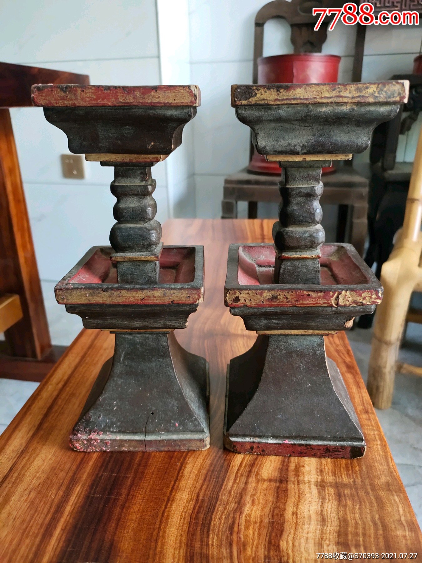 清代木雕案台蜡烛台一对品相不错