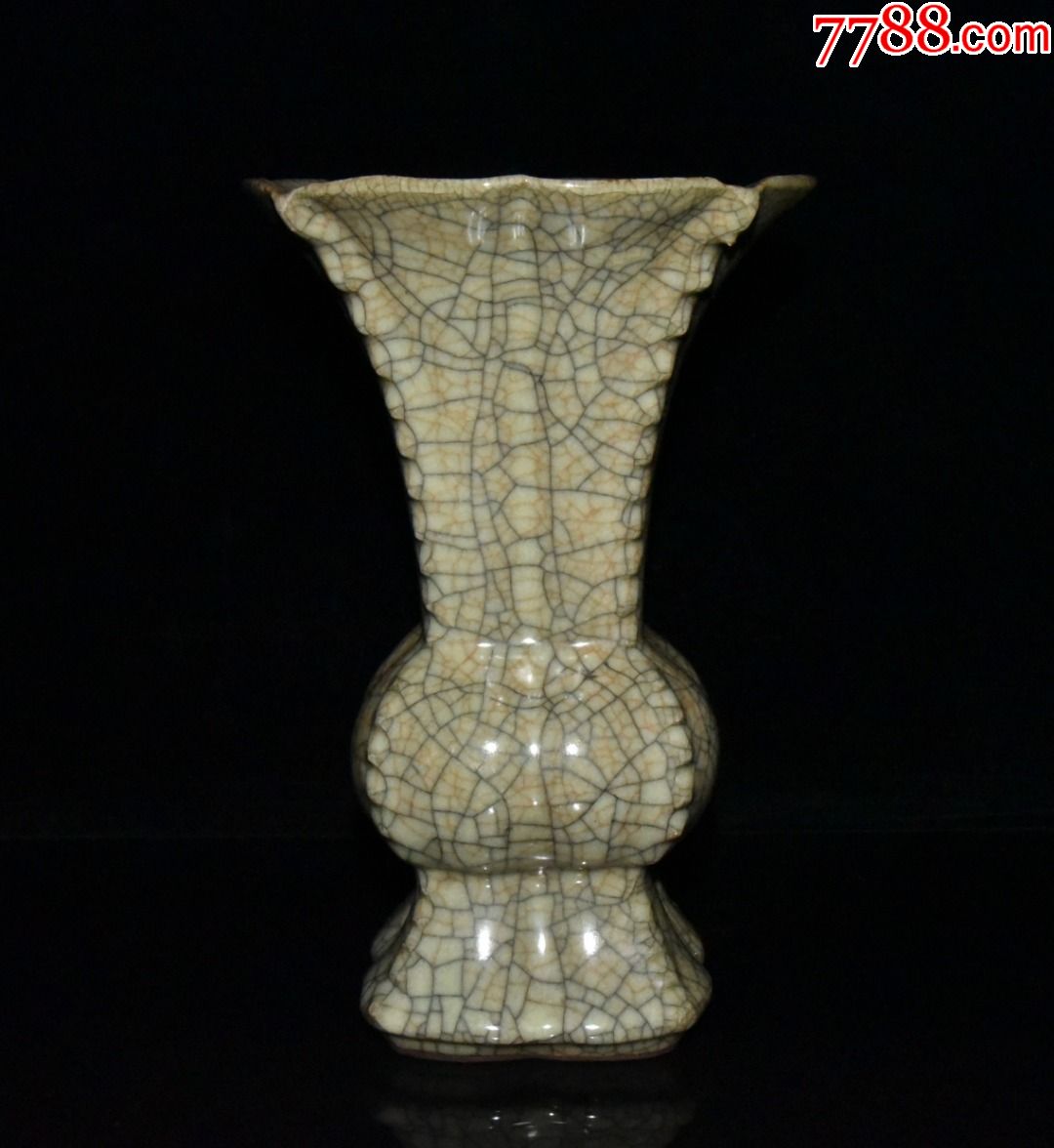 哥窑开片四方花觚一对(现代工艺品)