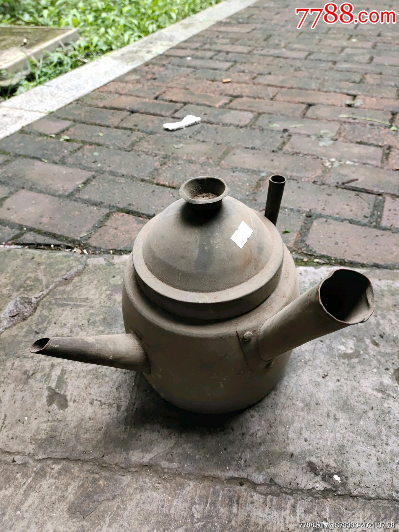 怀旧老物件民俗陈列,民国时期,铁皮横把茶壶一把